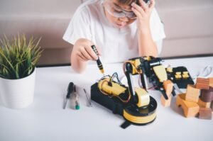 DIY Voice Controlled Robot Project: Arduino Build Guide