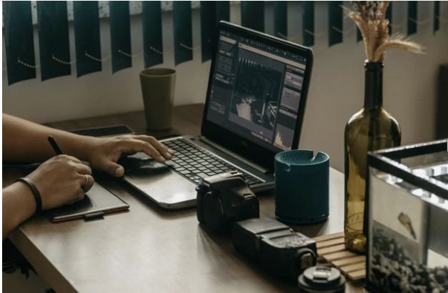 Which Software Stack Creates the Best Energy Dashboard