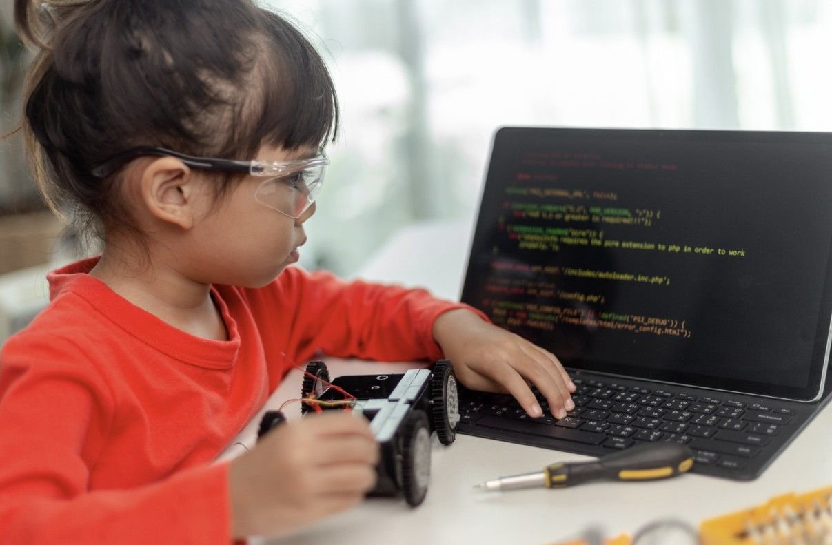 What Is the Best Robotics Learning System for Ages 6 to 9?