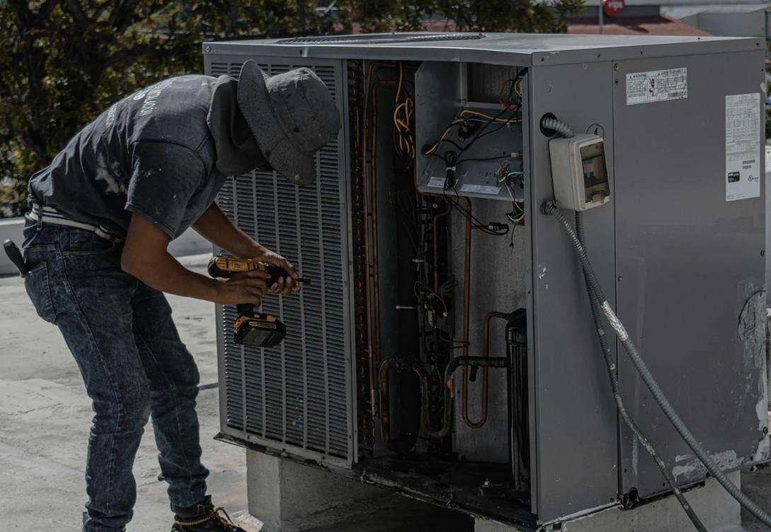 Can I Connect Two Small Generators in Parallel?