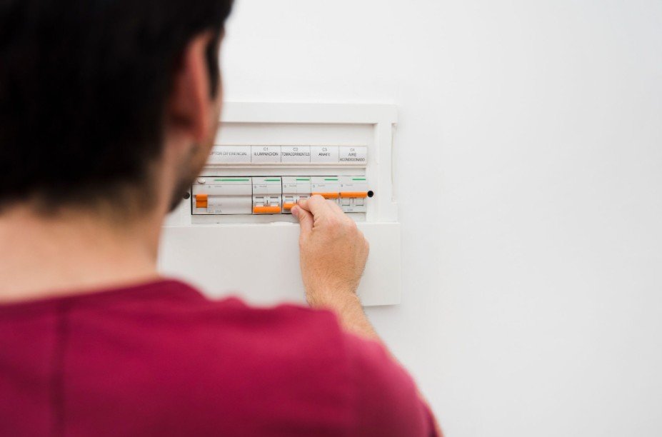 How to Use a Relay Module With Low Voltage Control Safely