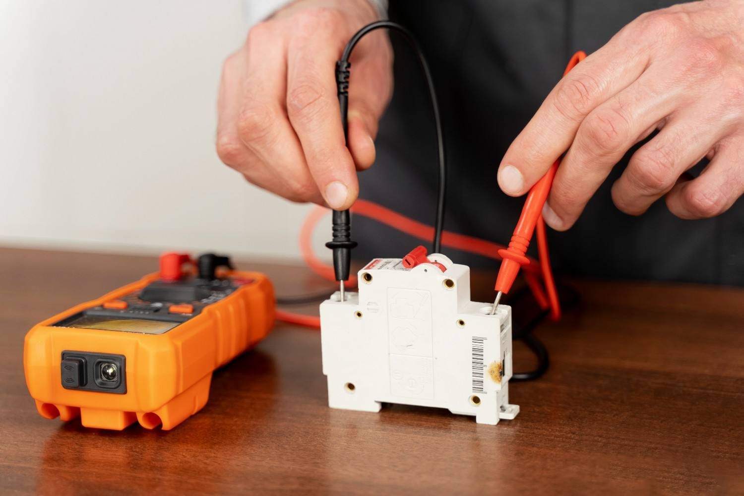 How Do You Connect the Base Input